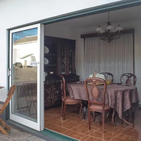 Holiday Home Rua Dr. Marcelino Moules بيت للعطل أنغرا دو إِراويزو