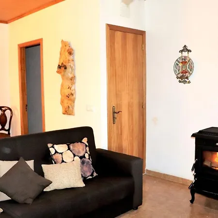 Holiday Home Rua Dr. Marcelino Moules بيت للعطل *