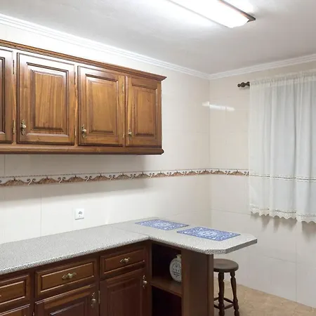 Holiday Home Rua Dr. Marcelino Moules أنغرا دو إِراويزو